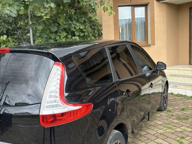 Черный Рено Гранд Сценик, объемом двигателя 1.6 л и пробегом 222 тыс. км за 8500 $, фото 4 на Automoto.ua