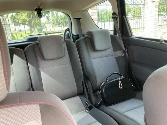 Чорний Рено Гранд Сценік, об'ємом двигуна 1 л та пробігом 215 тис. км за 8800 $, фото 6 на Automoto.ua