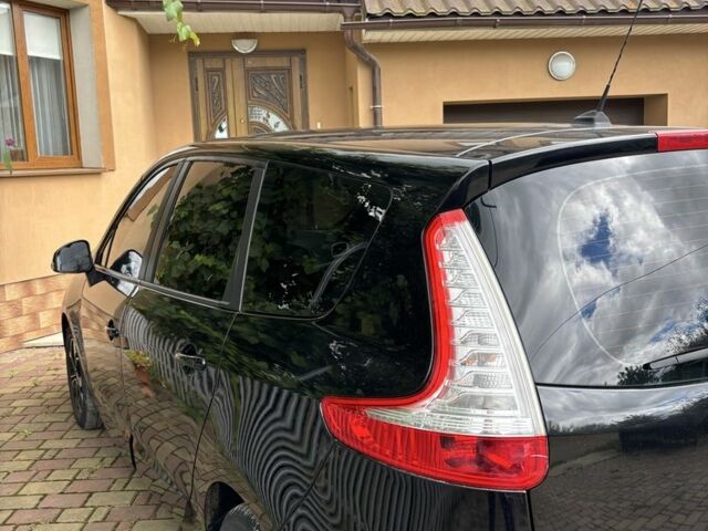 Черный Рено Гранд Сценик, объемом двигателя 1.6 л и пробегом 222 тыс. км за 8500 $, фото 5 на Automoto.ua