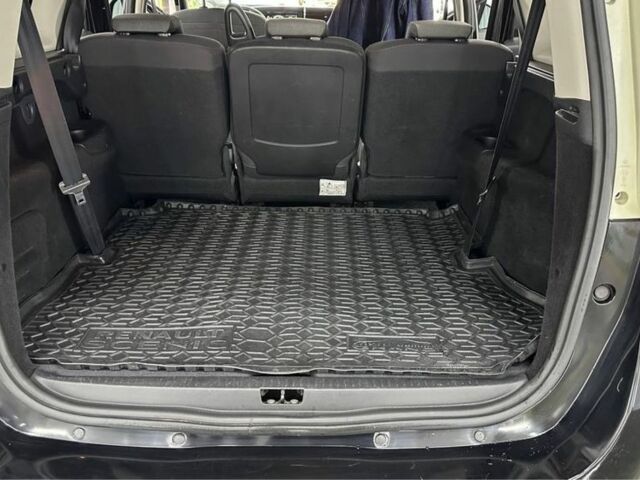 Черный Рено Гранд Сценик, объемом двигателя 1.6 л и пробегом 222 тыс. км за 8500 $, фото 11 на Automoto.ua