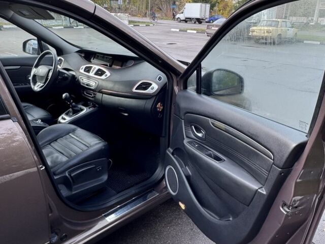 Коричневый Рено Гранд Сценик, объемом двигателя 1.4 л и пробегом 198 тыс. км за 6950 $, фото 5 на Automoto.ua