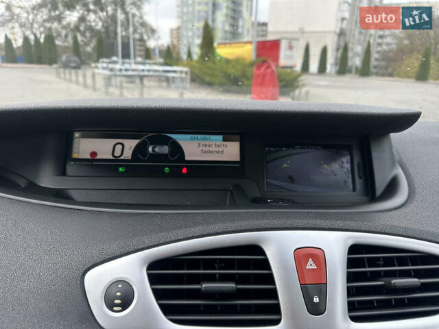 Коричневый Рено Гранд Сценик, объемом двигателя 1.9 л и пробегом 226 тыс. км за 7950 $, фото 26 на Automoto.ua