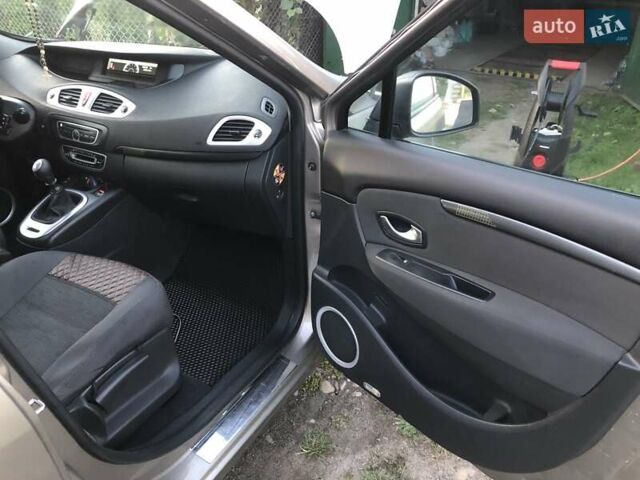 Коричневий Рено Гранд Сценік, об'ємом двигуна 1.46 л та пробігом 190 тис. км за 7700 $, фото 2 на Automoto.ua