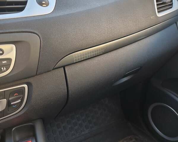 Коричневый Рено Гранд Сценик, объемом двигателя 1.9 л и пробегом 240 тыс. км за 7100 $, фото 4 на Automoto.ua