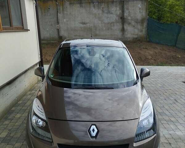 Коричневый Рено Гранд Сценик, объемом двигателя 2 л и пробегом 231 тыс. км за 9300 $, фото 9 на Automoto.ua