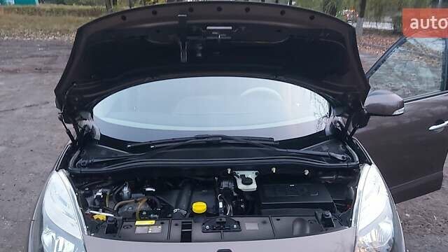 Коричневый Рено Гранд Сценик, объемом двигателя 1.5 л и пробегом 234 тыс. км за 7700 $, фото 28 на Automoto.ua