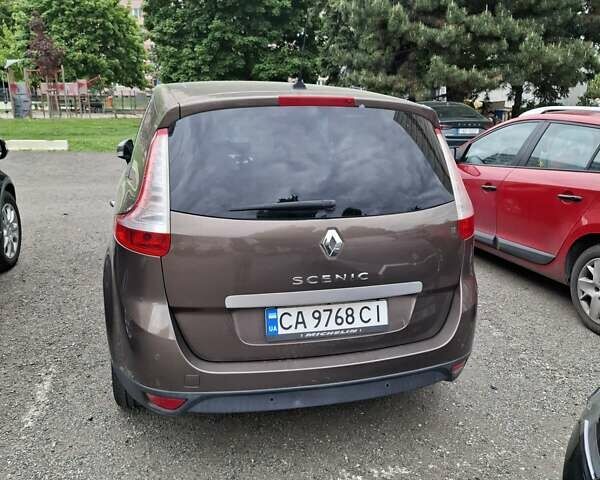 Коричневий Рено Гранд Сценік, об'ємом двигуна 2 л та пробігом 240 тис. км за 6700 $, фото 1 на Automoto.ua
