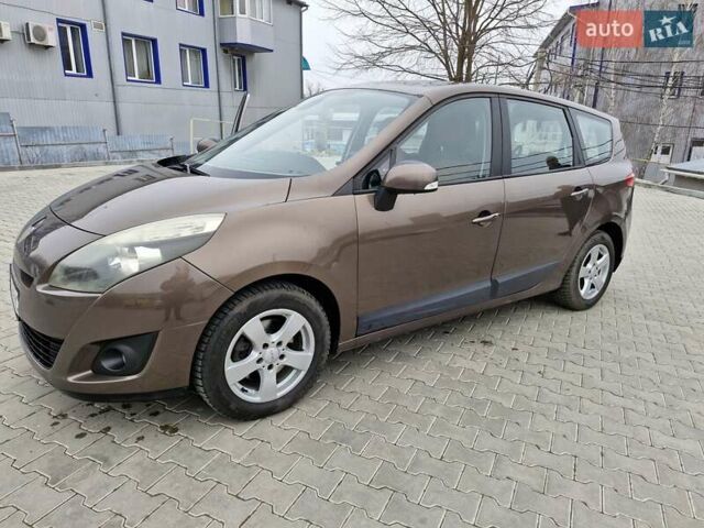 Коричневый Рено Гранд Сценик, объемом двигателя 1.5 л и пробегом 264 тыс. км за 6300 $, фото 1 на Automoto.ua