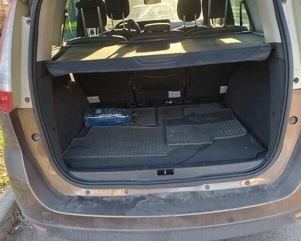 Коричневый Рено Гранд Сценик, объемом двигателя 1.9 л и пробегом 240 тыс. км за 7100 $, фото 10 на Automoto.ua