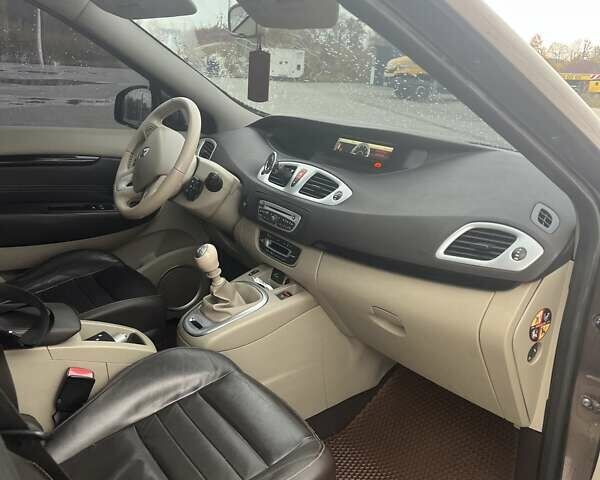 Коричневый Рено Гранд Сценик, объемом двигателя 1.9 л и пробегом 254 тыс. км за 6700 $, фото 8 на Automoto.ua