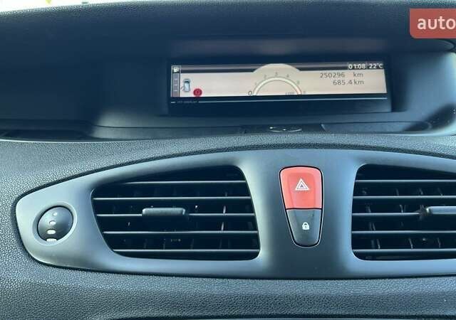 Коричневый Рено Гранд Сценик, объемом двигателя 1.5 л и пробегом 250 тыс. км за 7500 $, фото 6 на Automoto.ua