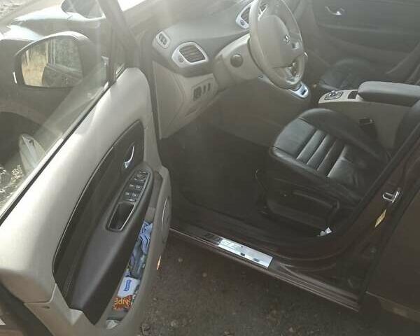 Коричневый Рено Гранд Сценик, объемом двигателя 1.4 л и пробегом 220 тыс. км за 7600 $, фото 1 на Automoto.ua