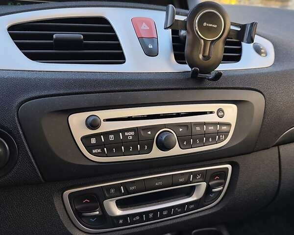 Коричневый Рено Гранд Сценик, объемом двигателя 1.9 л и пробегом 240 тыс. км за 7100 $, фото 3 на Automoto.ua