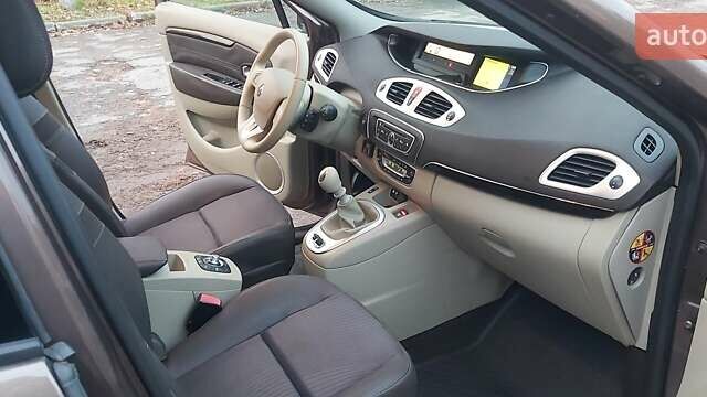 Коричневый Рено Гранд Сценик, объемом двигателя 1.5 л и пробегом 234 тыс. км за 7700 $, фото 15 на Automoto.ua