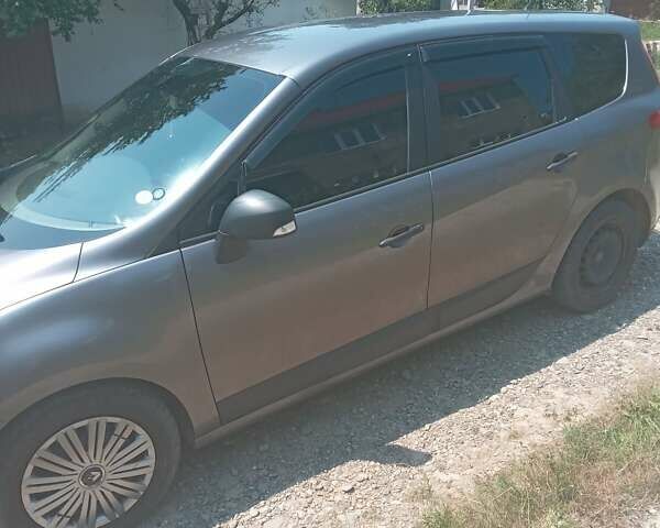 Коричневый Рено Гранд Сценик, объемом двигателя 1.46 л и пробегом 216 тыс. км за 6700 $, фото 1 на Automoto.ua