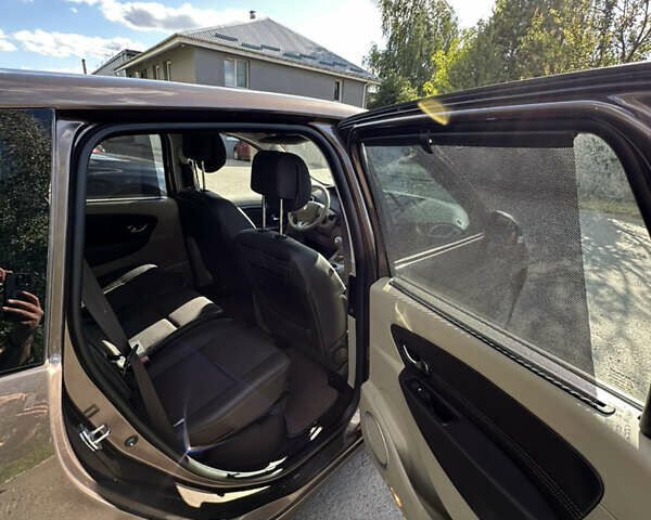 Коричневий Рено Гранд Сценік, об'ємом двигуна 1.5 л та пробігом 237 тис. км за 8300 $, фото 18 на Automoto.ua