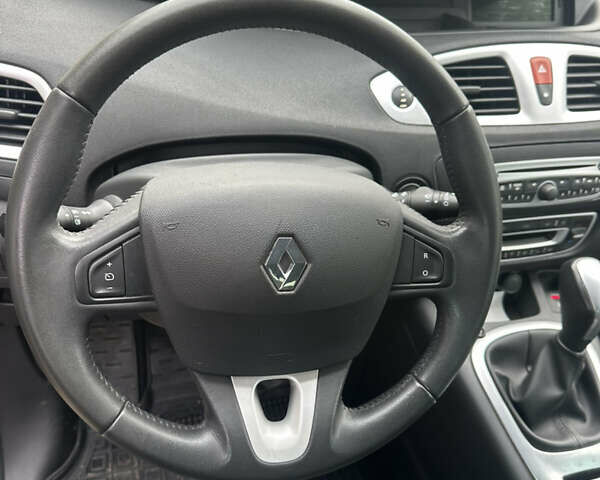 Коричневый Рено Гранд Сценик, объемом двигателя 2 л и пробегом 231 тыс. км за 9300 $, фото 23 на Automoto.ua