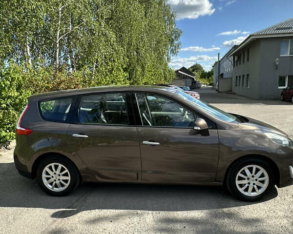 Коричневий Рено Гранд Сценік, об'ємом двигуна 1.5 л та пробігом 237 тис. км за 8300 $, фото 3 на Automoto.ua