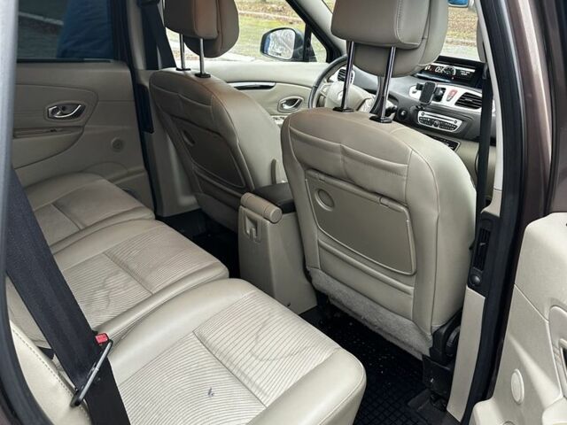 Коричневий Рено Гранд Сценік, об'ємом двигуна 2 л та пробігом 301 тис. км за 6900 $, фото 6 на Automoto.ua