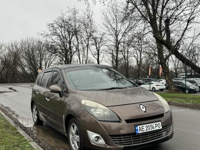 Коричневый Рено Гранд Сценик, объемом двигателя 1.5 л и пробегом 230 тыс. км за 6700 $, фото 3 на Automoto.ua