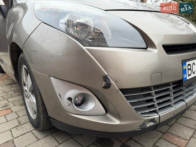 Коричневый Рено Гранд Сценик, объемом двигателя 1.9 л и пробегом 323 тыс. км за 6700 $, фото 7 на Automoto.ua