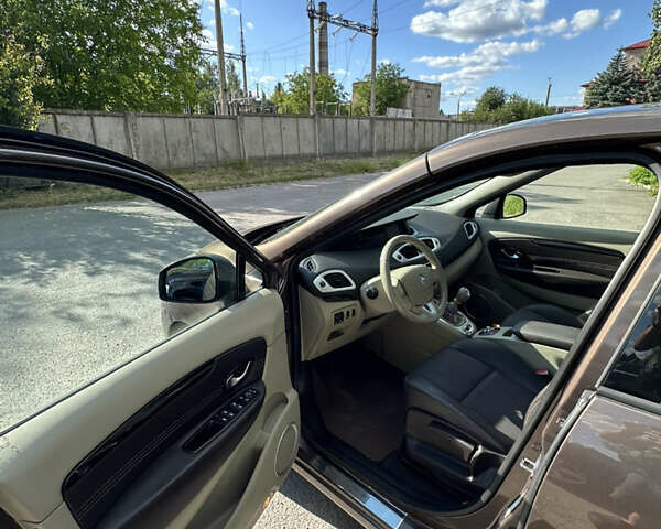 Коричневий Рено Гранд Сценік, об'ємом двигуна 1.5 л та пробігом 237 тис. км за 8300 $, фото 9 на Automoto.ua