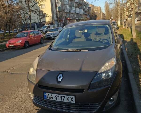 Коричневый Рено Гранд Сценик, объемом двигателя 1.9 л и пробегом 240 тыс. км за 7100 $, фото 15 на Automoto.ua