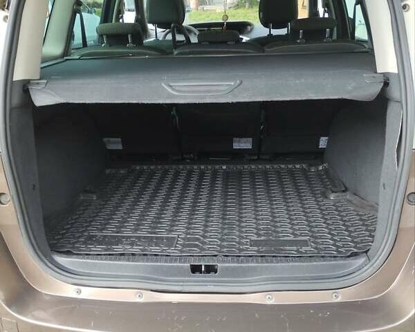 Коричневый Рено Гранд Сценик, объемом двигателя 2 л и пробегом 231 тыс. км за 9300 $, фото 6 на Automoto.ua