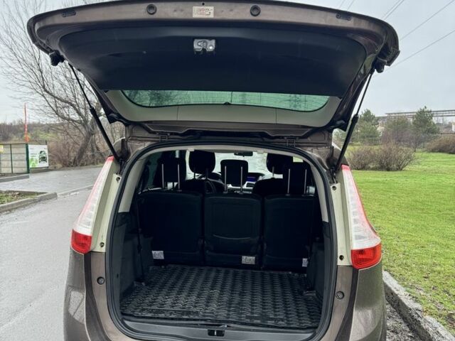 Коричневый Рено Гранд Сценик, объемом двигателя 1.5 л и пробегом 230 тыс. км за 6700 $, фото 8 на Automoto.ua