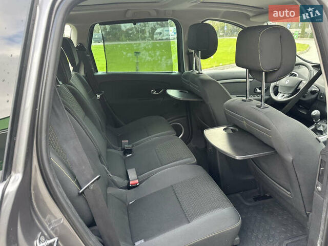 Коричневый Рено Гранд Сценик, объемом двигателя 1.9 л и пробегом 226 тыс. км за 7950 $, фото 11 на Automoto.ua