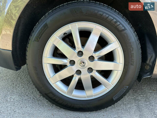 Коричневий Рено Гранд Сценік, об'ємом двигуна 1.5 л та пробігом 237 тис. км за 8300 $, фото 27 на Automoto.ua