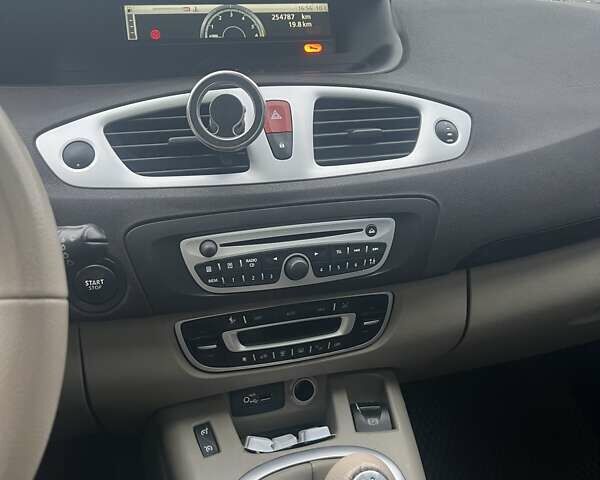 Коричневый Рено Гранд Сценик, объемом двигателя 1.9 л и пробегом 254 тыс. км за 6700 $, фото 11 на Automoto.ua