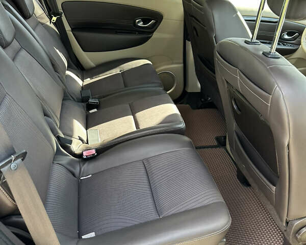 Коричневий Рено Гранд Сценік, об'ємом двигуна 1.5 л та пробігом 237 тис. км за 8300 $, фото 19 на Automoto.ua