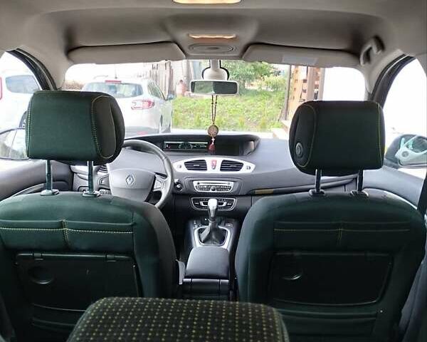 Коричневый Рено Гранд Сценик, объемом двигателя 2 л и пробегом 231 тыс. км за 9300 $, фото 3 на Automoto.ua