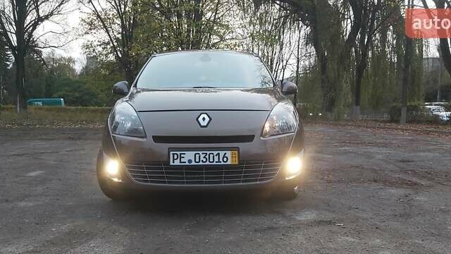 Коричневый Рено Гранд Сценик, объемом двигателя 1.5 л и пробегом 234 тыс. км за 7700 $, фото 1 на Automoto.ua
