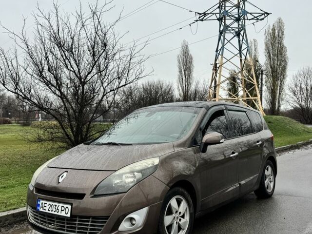 Коричневый Рено Гранд Сценик, объемом двигателя 1.5 л и пробегом 230 тыс. км за 6700 $, фото 1 на Automoto.ua