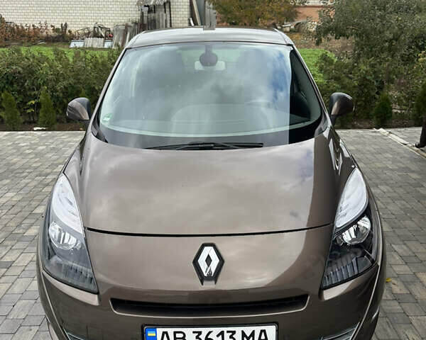 Коричневый Рено Гранд Сценик, объемом двигателя 2 л и пробегом 231 тыс. км за 9300 $, фото 29 на Automoto.ua