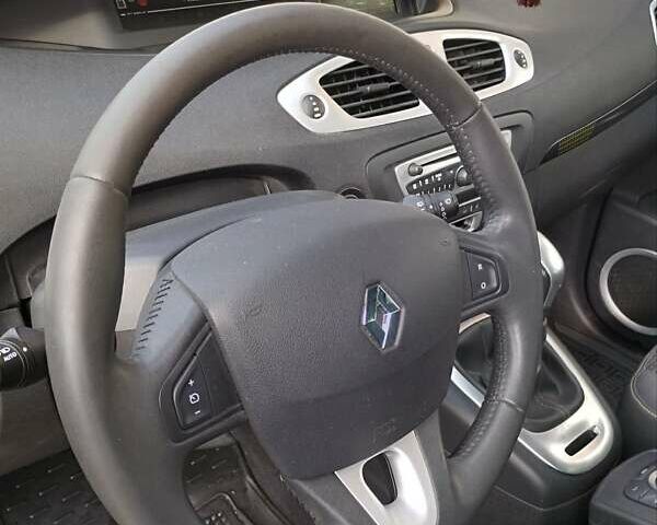 Коричневый Рено Гранд Сценик, объемом двигателя 2 л и пробегом 231 тыс. км за 9300 $, фото 12 на Automoto.ua