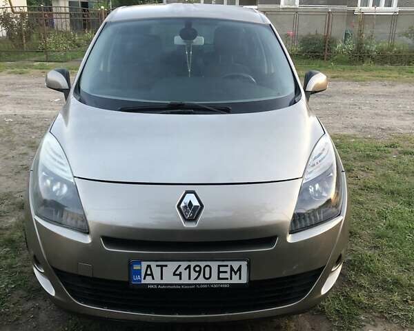 Коричневий Рено Гранд Сценік, об'ємом двигуна 1.46 л та пробігом 190 тис. км за 7700 $, фото 3 на Automoto.ua