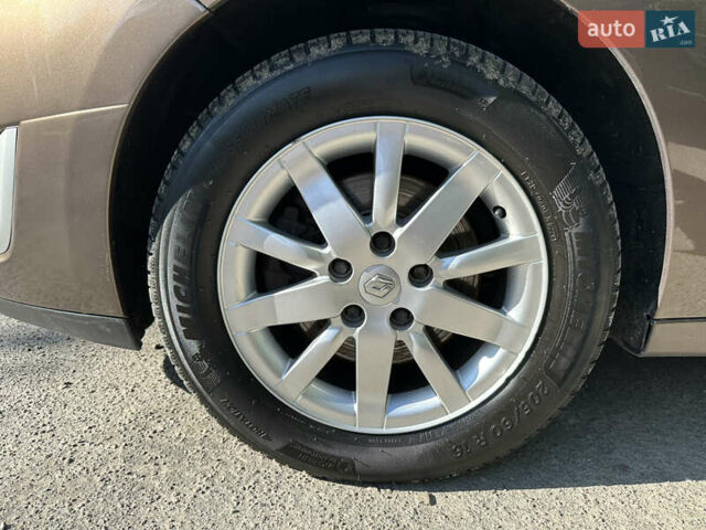 Коричневий Рено Гранд Сценік, об'ємом двигуна 1.5 л та пробігом 237 тис. км за 8300 $, фото 29 на Automoto.ua