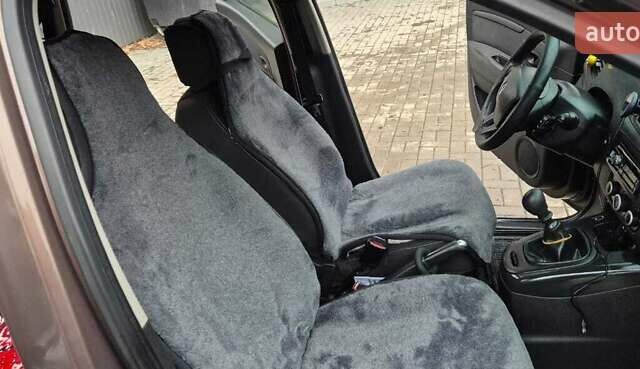 Коричневый Рено Гранд Сценик, объемом двигателя 1.46 л и пробегом 520 тыс. км за 5800 $, фото 11 на Automoto.ua