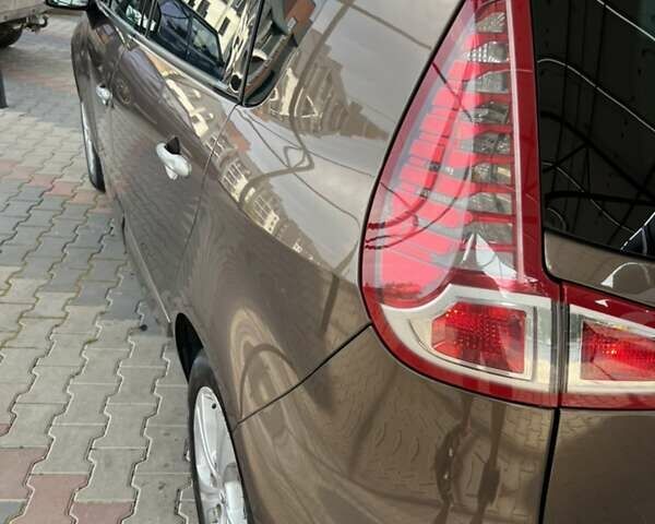 Коричневий Рено Гранд Сценік, об'ємом двигуна 1.5 л та пробігом 210 тис. км за 7699 $, фото 70 на Automoto.ua