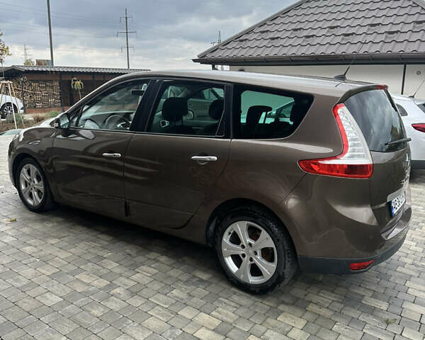 Коричневый Рено Гранд Сценик, объемом двигателя 2 л и пробегом 231 тыс. км за 9300 $, фото 7 на Automoto.ua