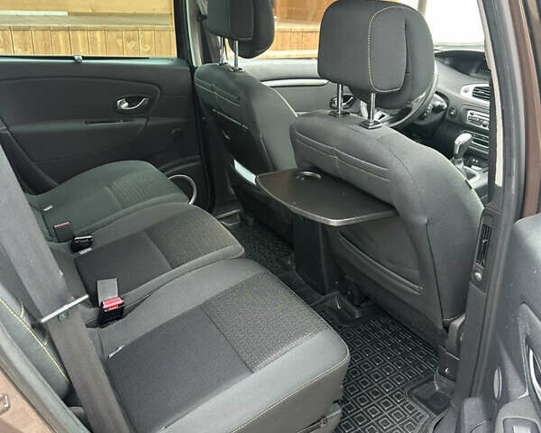 Коричневый Рено Гранд Сценик, объемом двигателя 2 л и пробегом 231 тыс. км за 9300 $, фото 14 на Automoto.ua