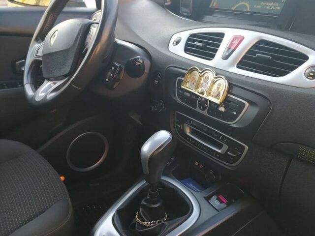 Коричневый Рено Гранд Сценик, объемом двигателя 2 л и пробегом 270 тыс. км за 7200 $, фото 2 на Automoto.ua