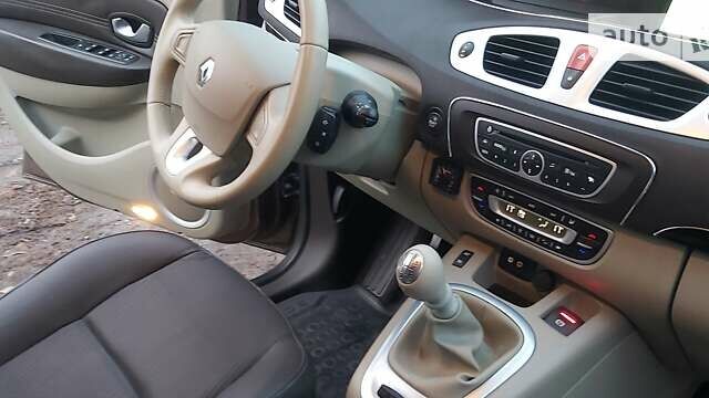 Коричневый Рено Гранд Сценик, объемом двигателя 1.5 л и пробегом 234 тыс. км за 7700 $, фото 11 на Automoto.ua