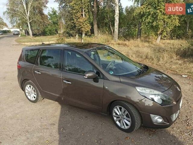 Коричневый Рено Гранд Сценик, объемом двигателя 1.4 л и пробегом 220 тыс. км за 7600 $, фото 2 на Automoto.ua