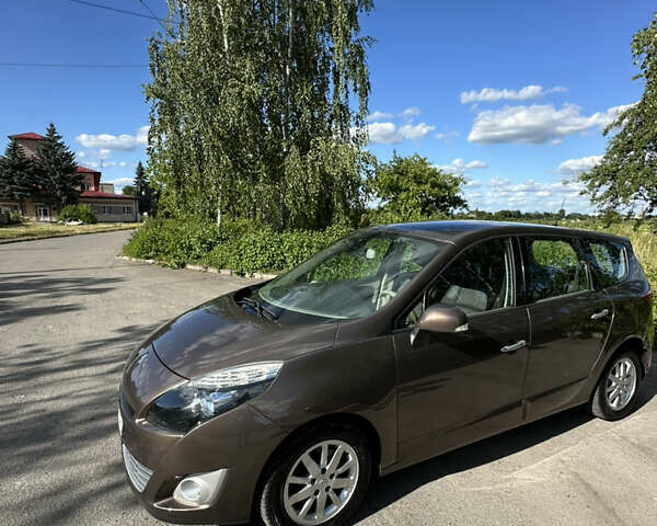 Коричневий Рено Гранд Сценік, об'ємом двигуна 1.5 л та пробігом 237 тис. км за 8300 $, фото 8 на Automoto.ua