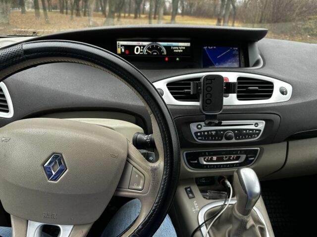 Коричневий Рено Гранд Сценік, об'ємом двигуна 2 л та пробігом 301 тис. км за 6900 $, фото 4 на Automoto.ua