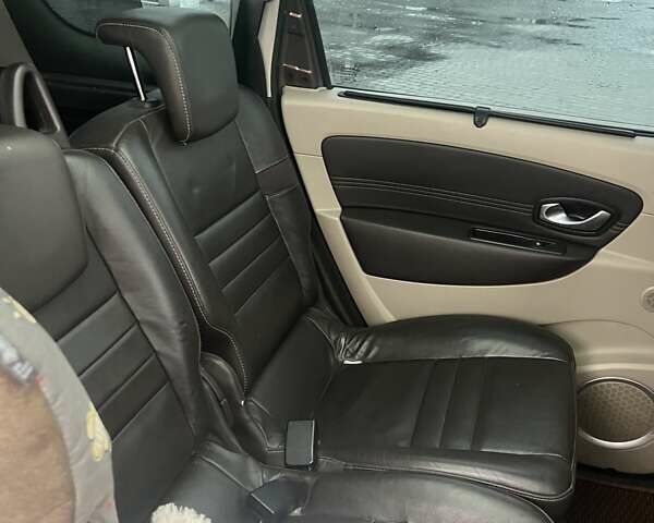 Коричневый Рено Гранд Сценик, объемом двигателя 1.9 л и пробегом 254 тыс. км за 6700 $, фото 12 на Automoto.ua